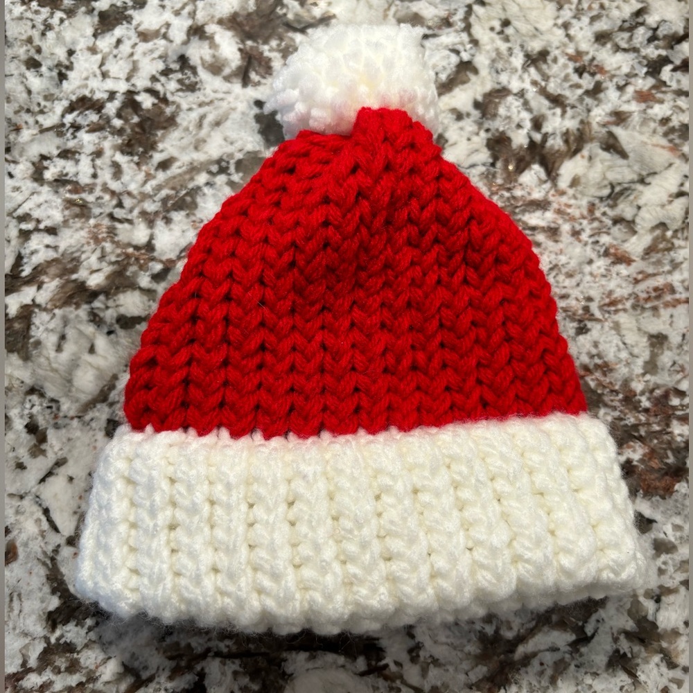 NWOT Newborn Knit Santa hat